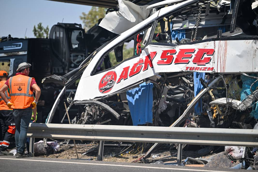 Ankara'daki otobüs faciasında ölü sayısı 11’e çıktı - Resim: 13